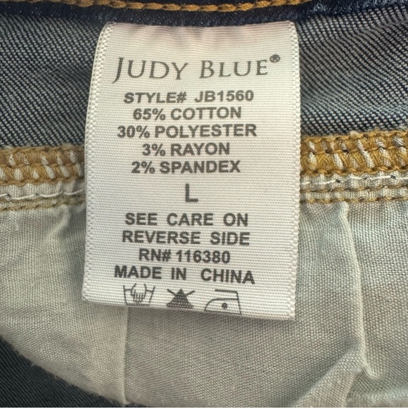 Judy Blue | Red Gingham Cuff Hi-Rise Dark Wash Button Fly Shorts Size Large - Picture 7 of 9